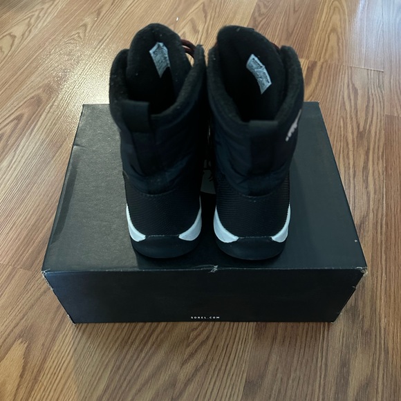 Sorel Kids Black and White Boots - Picture 5 of 10